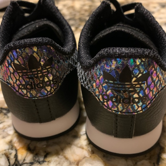 Adidas Samoa shoes - Picture 2 of 5